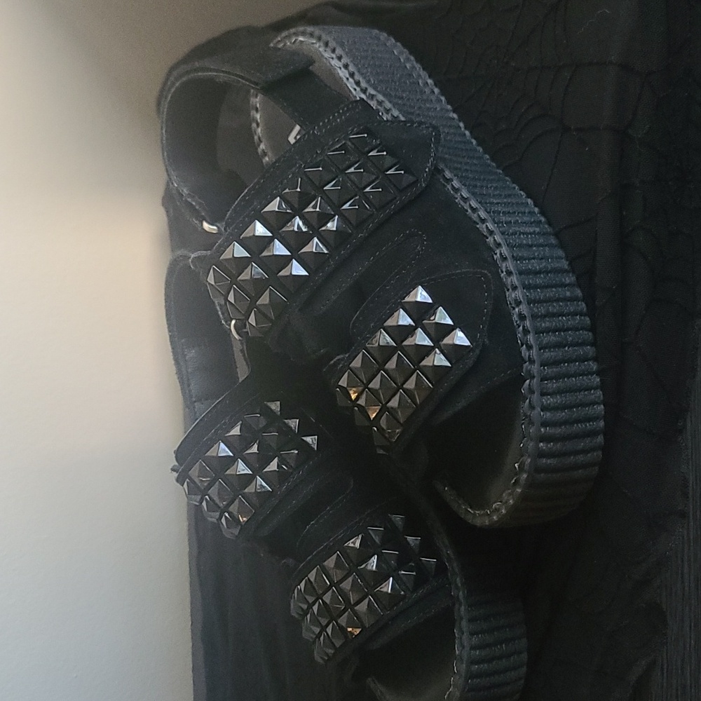 Tuk platform sandals